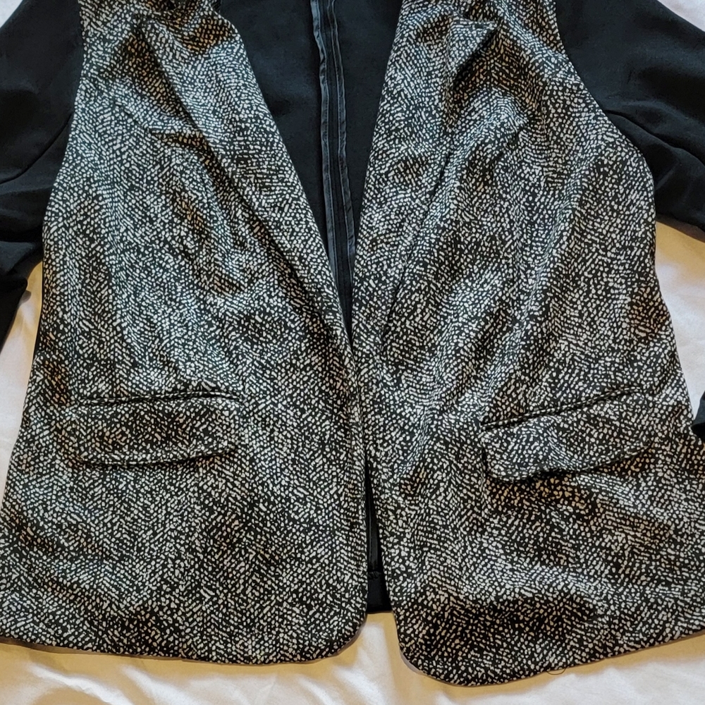 Avenue Mixed Pattern Collared Open 3/4 Sleeve Bla… - image 4